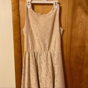 Midi Cream-pink dress, size small, lace print.